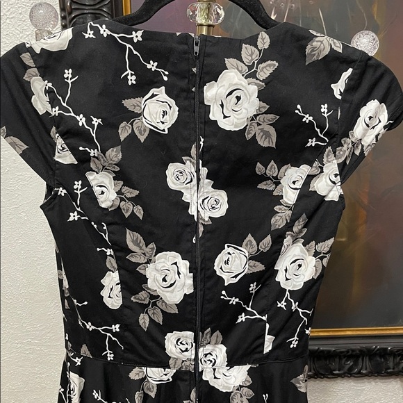 🖤 NWOT Hell Bunny Vixen Natalia Rose Retro Rockabilly Swing Dress Size XS - Picture 7 of 9